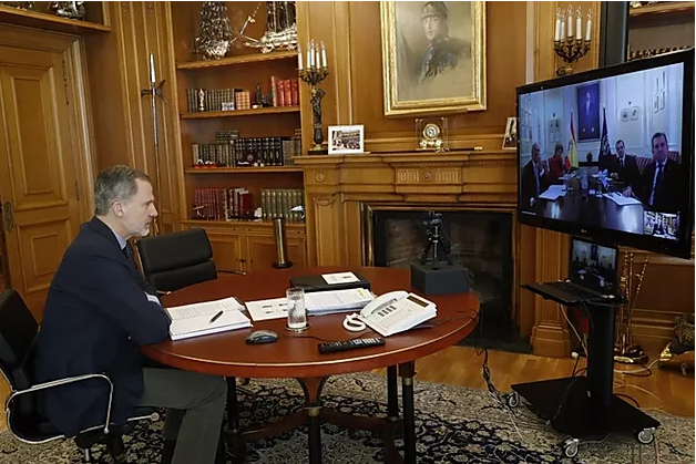 Videoconferencia de Su Majestad el Rey con la ingenier铆a
