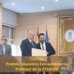 Nuestro decano recibe el reconocimiento del COITAC por su labor educativa en la ETSIAMB